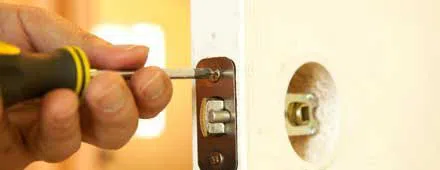 Affordable Locksmith Services Upland, CA 909-327-3054 - 24-hour-lock-key-01